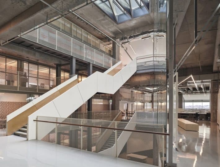 Özyeği̇n Uni̇versi̇ty Faculty of Architecture and Design
